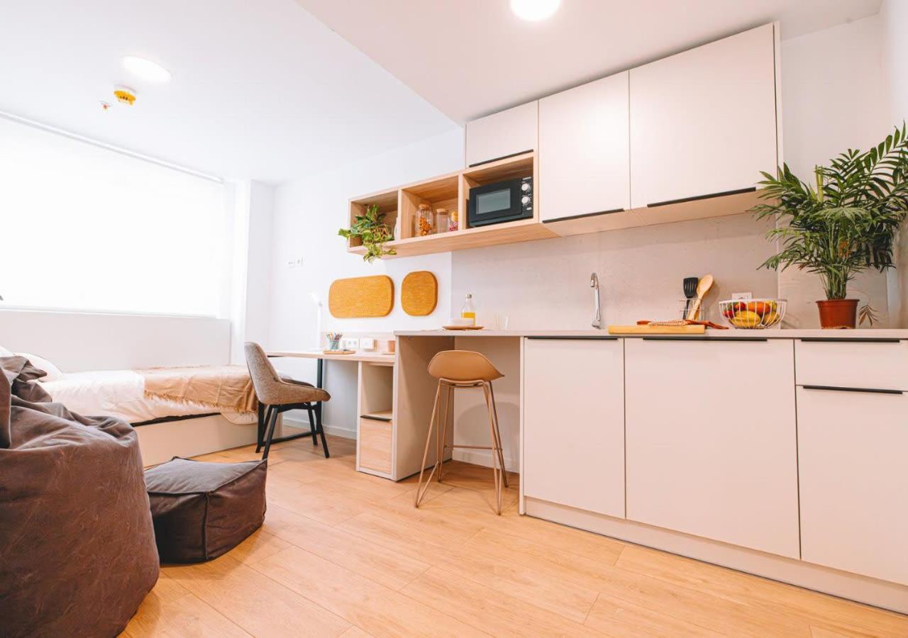 Yugo Granada Apartment Exterior photo